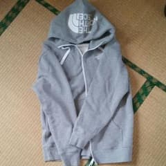 ノースフェイス　パーカーのサムネイル
