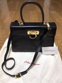 サルヴァトーレ フェラガモ bagのサムネイル