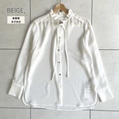 未使用タグ付き】BEIGE, 洗える STOW フリルタイブラウス オンワード 