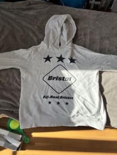 F.C.Real Bristol パーカー　エンブレム　ホワイト Lのサムネイル