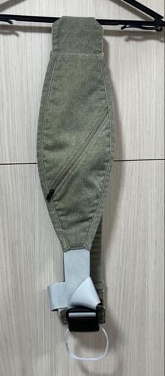【美品】GOOSKET グスケット 抱っこ紐　カーキのサムネイル