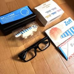 【いいね不要】ZOFF メガネ セルフレーム レンズ交換券 メガネ置き セット いいね不要】ZOFF ボリューム 黒ぶち メガネ レンズ交換券 メガネ置き