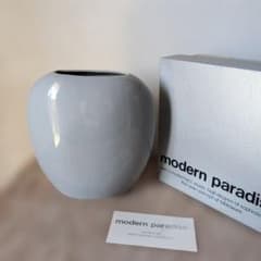 処分価格】modern paradise グレー セラミック？花瓶 - メルカリ