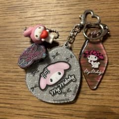 マイメロディ キーホルダー 3点セット、ピンバッジのサムネイル