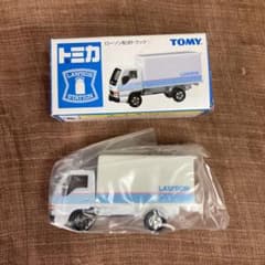 トミカ　ローソン配送トラックのサムネイル