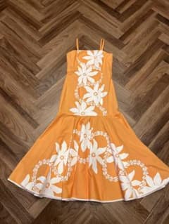 試着のみ　Tahiti Imports フラドレス ティアレ柄 試着のみ Tahiti Imports フラドレス ティアレ柄 - メルカリ
