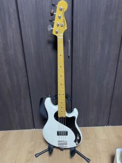 【まる様専用】Fender Dimension Bass ホワイト　おまけ付きのサムネイル