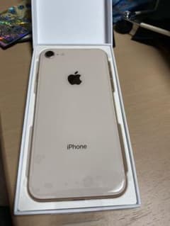 iPhone8 64G ゴールド バッテリー100%のサムネイル