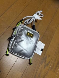 KiU サコッシュ シルバー K485-955のサムネイル
