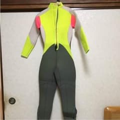ウェットスーツのサムネイル