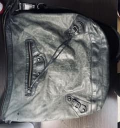 BALENCIAGA ショルダーバッグ　THE DAY ザ　デイのサムネイル
