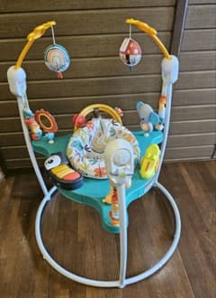 フィッシャープライス ゆかいなレインボーフォレストジャンパルー