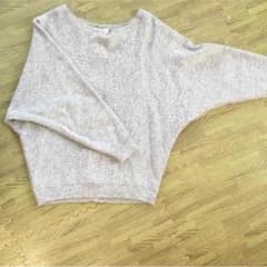 美品☆ 薄手のセーターのサムネイル