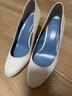BENIR レース模様 ホワイトパンプスのサムネイル