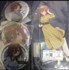 五等分の花嫁 中野三玖 アクリルスタンド 缶バッジ まとめ売り - メルカリ