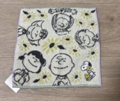 【新品】スヌーピー と 仲間達 タオルハンカチ PEANUTSのサムネイル