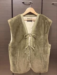 ［美品］［匿名配送］Kastaneリバーシブル ファーベスト カーキのサムネイル