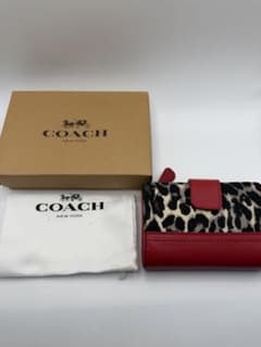 COACH レオパード柄 二つ折り財布 - メルカリ