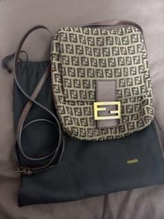 FENDI FFロゴ ショルダーバッグ 保存袋付きのサムネイル
