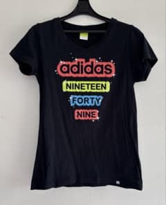 adidas VネックTシャツ Ｌサイズ　黒のサムネイル