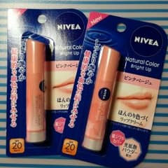 本日限定値下げ☆　ニベア　リップクリームのサムネイル