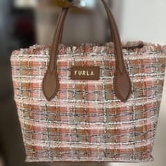 FURLA ピンク系ツイードハンドバッグ - メルカリ