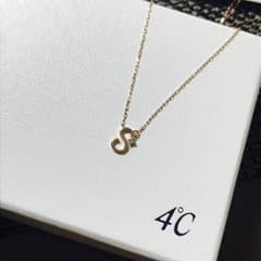【すえっち様専用】4°C イニシャル『S』ネックレス PGのサムネイル
