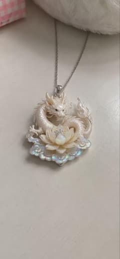 白龍 蓮 ネックレス　曰く付き 白龍 蓮 ネックレス 曰く付き - メルカリ