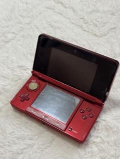 任天堂 Nintendo 3DS 本体 レッドのサムネイル