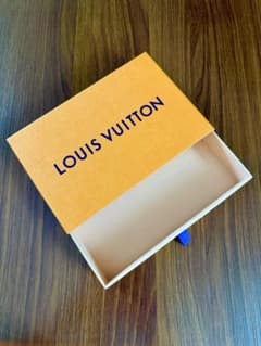 LOUIS VUITTON ギフトボックス 21×13.7×4.2 - メルカリ
