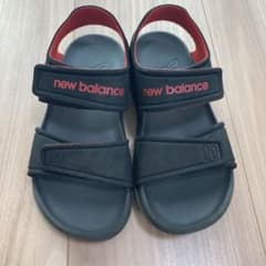new balance サンダル ブラック/レッド　17cmのサムネイル