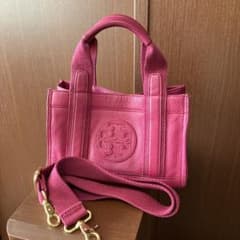 Tory Burch ピンクレザーショルダーバッグ - メルカリ