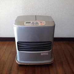 石油ファンヒーター  キャスター付き 分解清掃済 送料込みのサムネイル