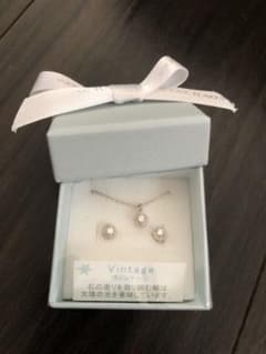 ピアス ネックレスのサムネイル