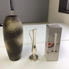 No.282 陶器製花瓶と銀製一輪挿しのセット - メルカリ