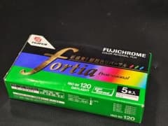 こ*ー様 冷蔵庫保存品　富士フィルム Fortia　期限切れブローニーフィルムのサムネイル