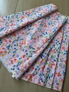 小花柄 ちりめん はぎれ 生地(薄ピンク)のサムネイル