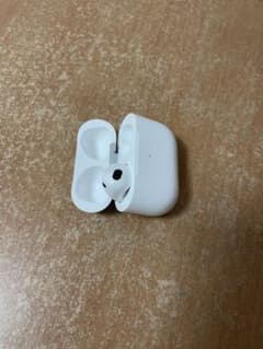 AirPods 左耳のみ ホワイト 充電ケース付きのサムネイル