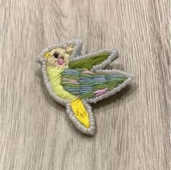 ブローチ(インコ)のサムネイル