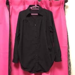 黒シャツのサムネイル