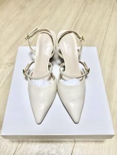 CHARLES & KEITH ダブルストラップ スリングバックパンプスのサムネイル