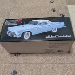 1957 Ford Thunderbird 1:18 ダイキャストモデル 1957 Ford Thunderbird 1:18 ダイキャストモデル - メルカリ