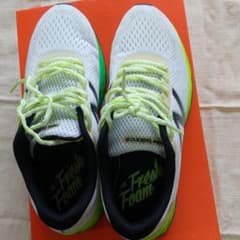 ニューバランス ランニングシューズ 26cmのサムネイル