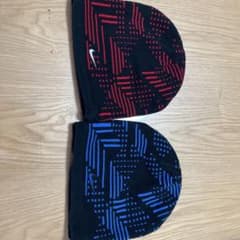 Nike ニット帽 2個セット 赤 青のサムネイル