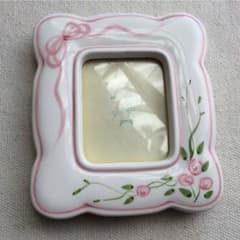 カントリー雑貨    陶器の写真立てと壁飾りのサムネイル