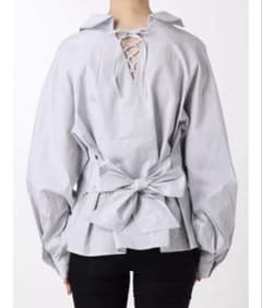新品未使用　EMODA ワイドマークシャツトップのサムネイル