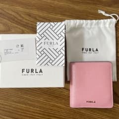 ⭐︎美品⭐︎保存袋⭐︎FURLA 二つ折り財布　コンパクト　ウォレットのサムネイル