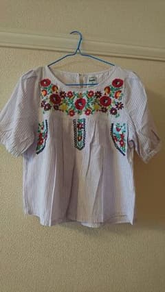 刺繍トップスのサムネイル