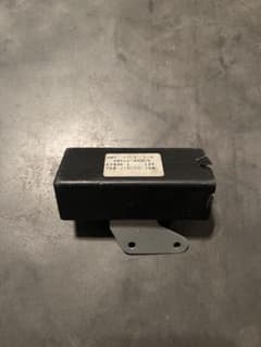 日産　Y30　セドリック　グロリア　パワーウインドウ　アンプ　タイマーリレー純正 日産 Y30 セドリック グロリア パワーウインドウ アンプ タイマー