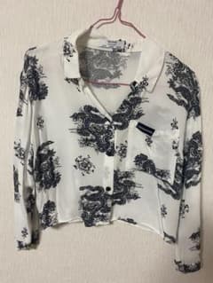 Bershkaトップスのサムネイル